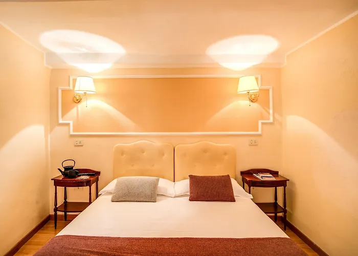 Palazzo Dei Cardinali מלון