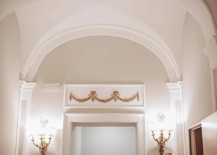 Palazzo Dei Cardinali מלון 3*