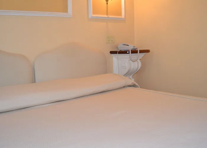 Palazzo Dei Cardinali 3*